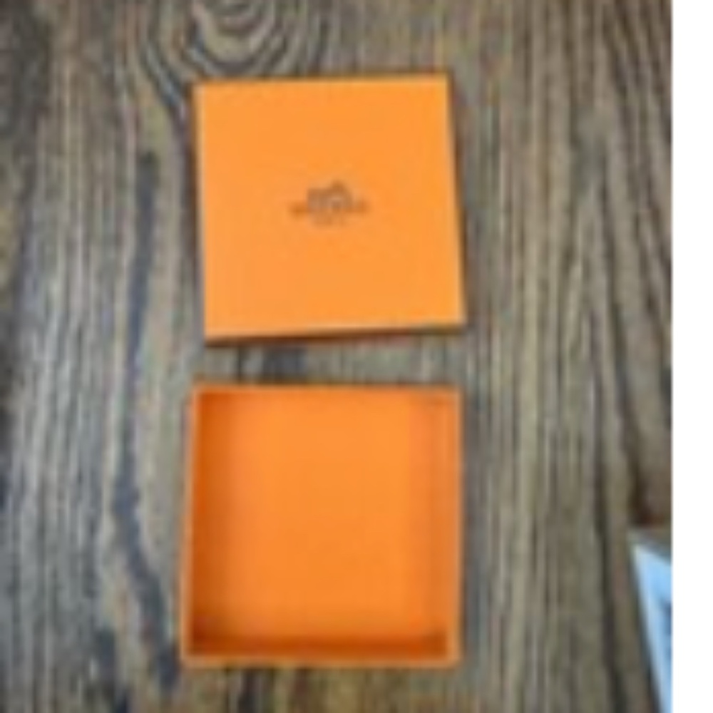 Hermes small square box